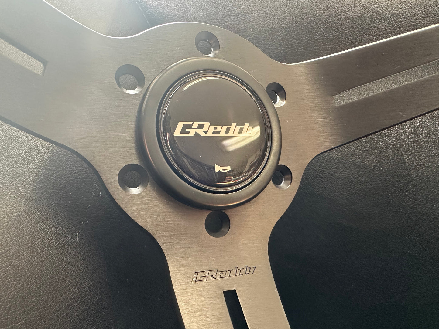 GREDDY SPORT STEERING WHEEL - 3 STRIPE DEEP DISH