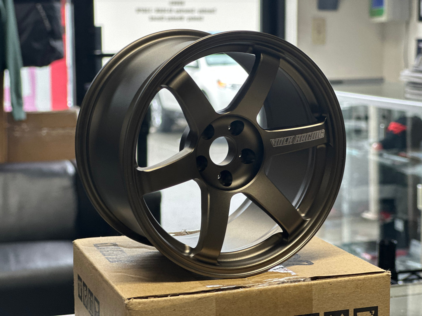 RAYS OFFICIAL VOLK RACING 1/4 SCALE TE37 Saga S-Plus