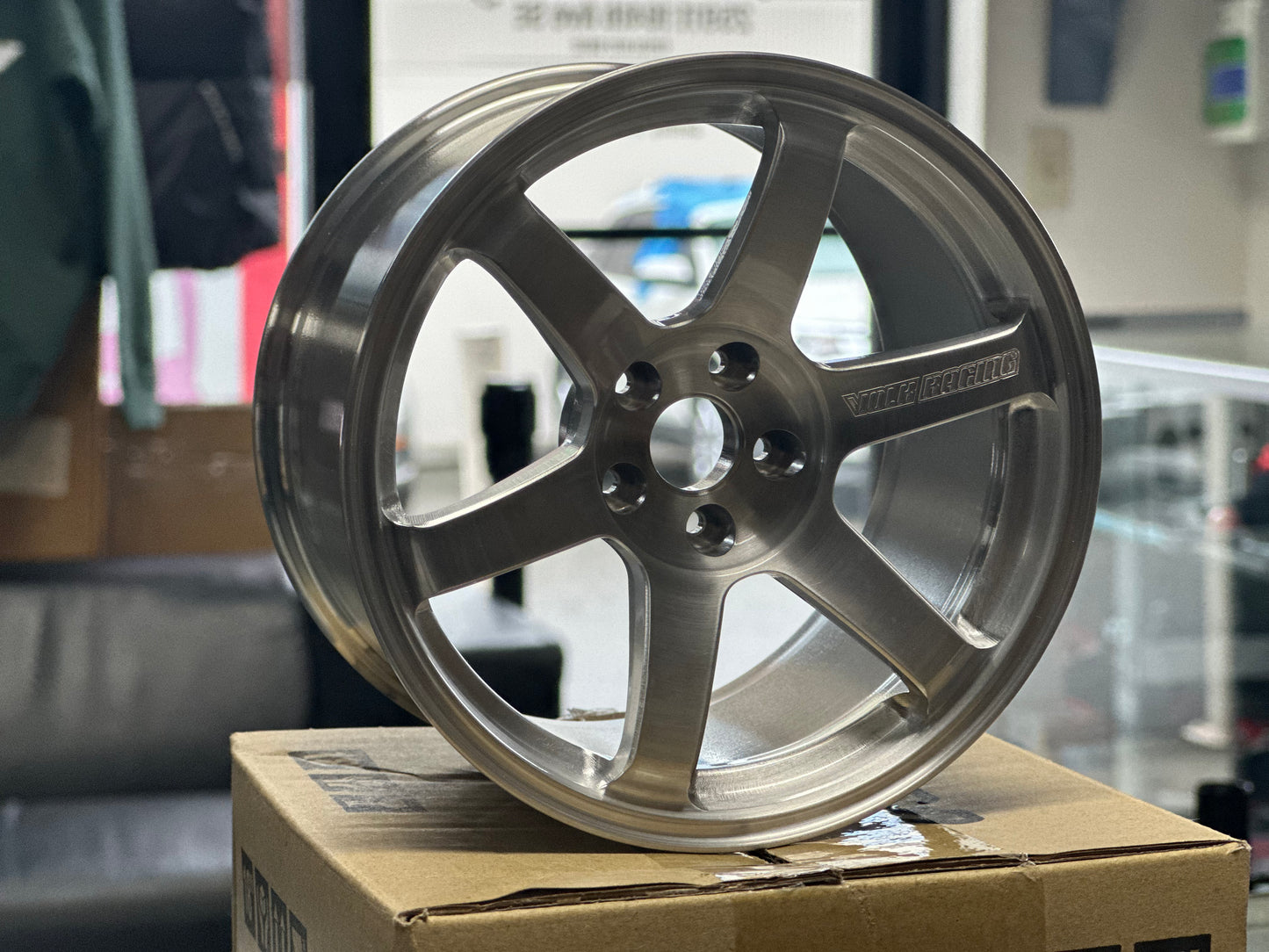 RAYS OFFICIAL VOLK RACING 1/4 SCALE TE37 Saga S-Plus